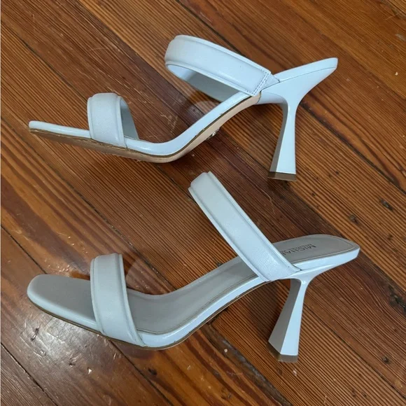 Light blue Michael Kors heels size 7.5- perfect something blue for wedding event - Picture 5 of 6